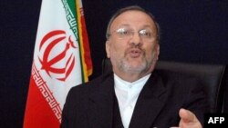 آقای متکی می گوید که انتقال تجربیات هسته ای ایران زیر نظر آژانس بین المللی اتمی صورت خواهد گرفت.