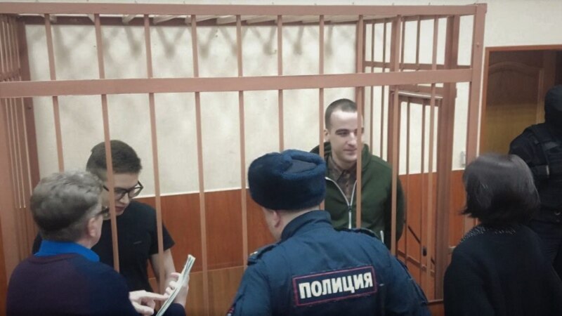 Петербург: суд допрашивает обвиняемых по делу 