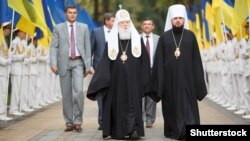 Патріарх Філарет (ліворуч) і митрополит Епіфаній під час відзначення Дня Незалежності України. Київ, 24 серпня 2013 року