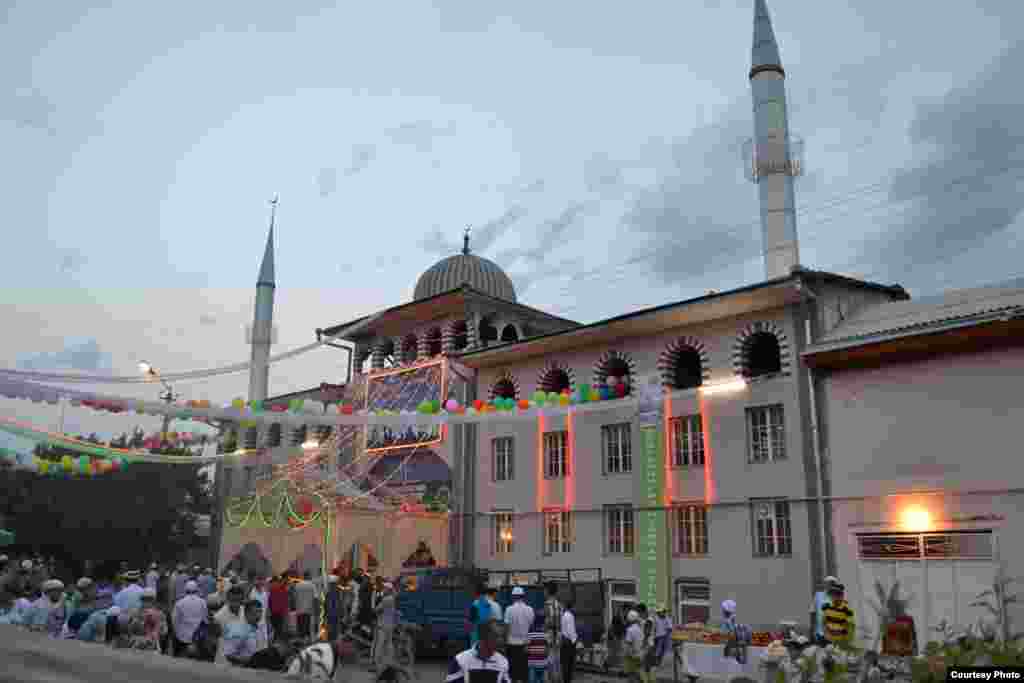 A festooned As-Sarakhsiy Mosque in Kyrgyzstan&#39;s Kara-Suu district, Osh region.