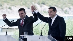 Alexis Tsipras və Zoran Zaev 