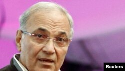 -- Ahmed Shafiq talks during an event at the Egypt Air Maintenance and Engineering facilities in Cairo, 20Jan2011