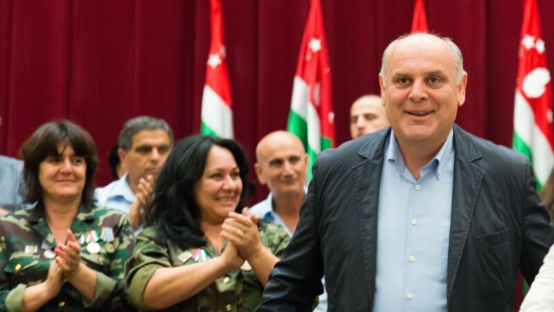 Власти Абхазии: лидер оппозиции не был отравлен