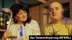 Эдем Бекиров с женой Гульнарой после освобождения