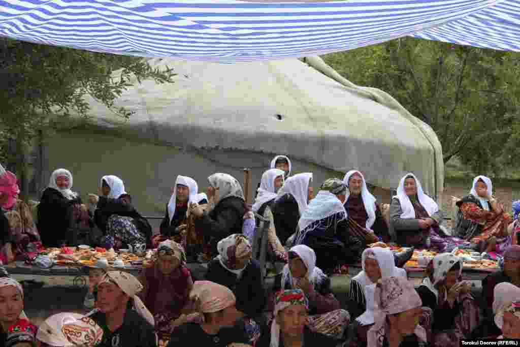 "Сурпа салды", Лейлек районундагы Көк-Таш айылы, 14-сентябрь, 2011