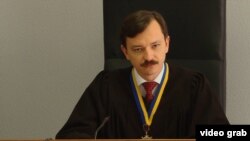Cуддя Владислав Дев’ятко оголосив, що нинішній адвокат Максим Герасько не здатний захищати підсудного