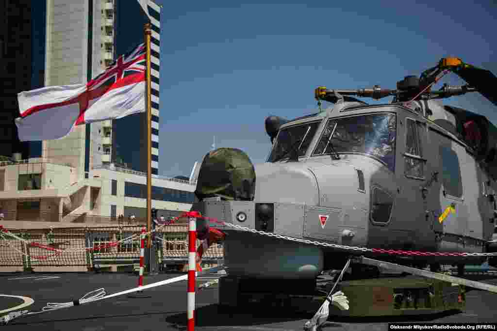 Багатоцільовий вертоліт Wildcat на палубі британця