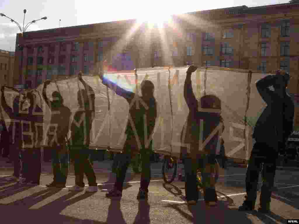 В центре Москвы прошла санкционированная властями акция протеста против милицейского произвола