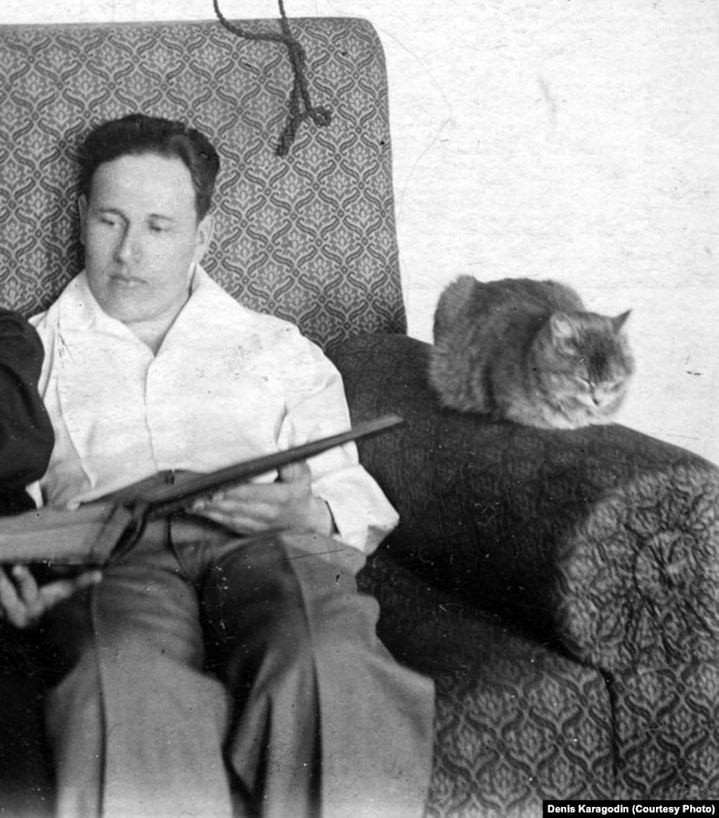 Николай Зырянов с котом