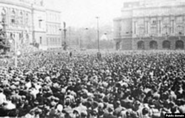Массовая патриотическая демонстрация в центре Праги 22 сентября 1938 года
