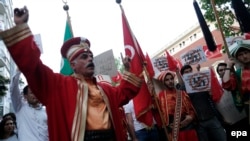 Акция протеста в Стамбуле против голосования в парламенте Германии, признавшем Геноцид армян, 2 июня 2016 года. 