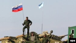 Russian soldiers at a checkpoint near the Georgian village of Nadarbazevi in October 2008.