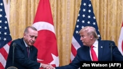 Presidenti turk, Recep Tayyip Erdogan gjatë një konference të përbashkët për media me presidentin amerikan, Donald Trump. Uashington, 13 nëntor, 2019.
