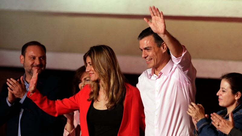 Премьер-министр Испании Санчес может уйти в отставку в понедельник