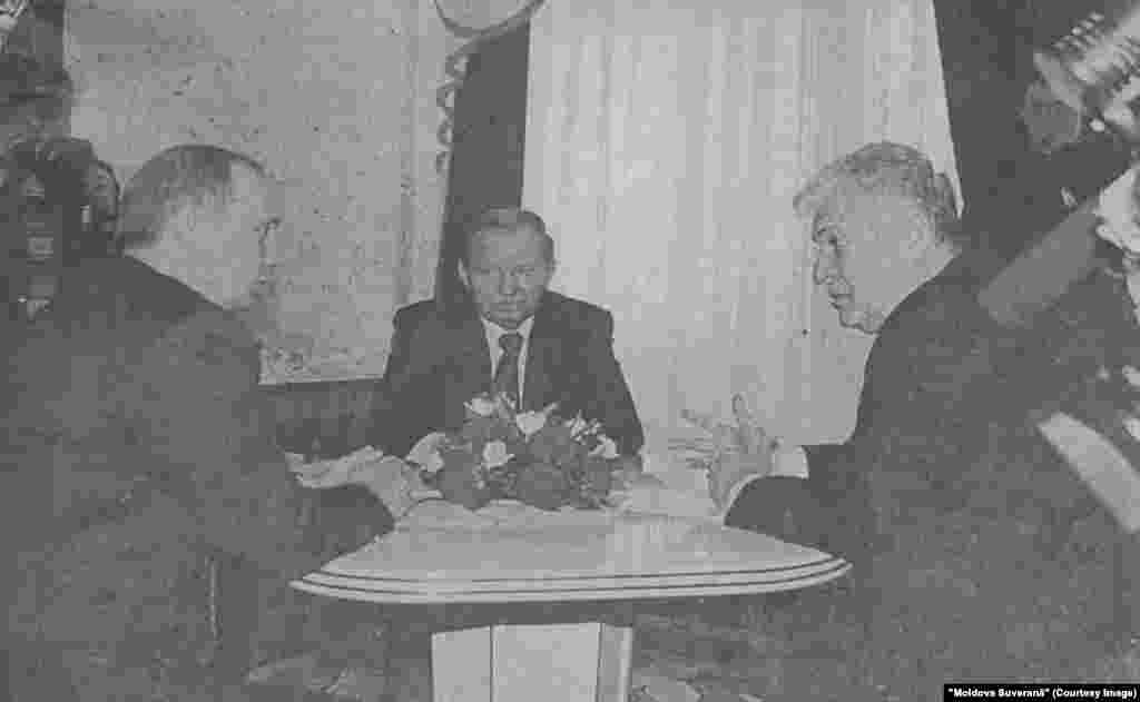 &quot;Moldova Suverană&quot;, 19 martie 2002, întalnire la Odesa pe 17 martie a preşedinţilor Vladimir Putin, Vladimir Voronin şi Leonid Kucima în problema transnistriană