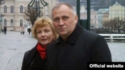 Mikolay Statkevich and his wife, Maryna Adamovich (file photo)