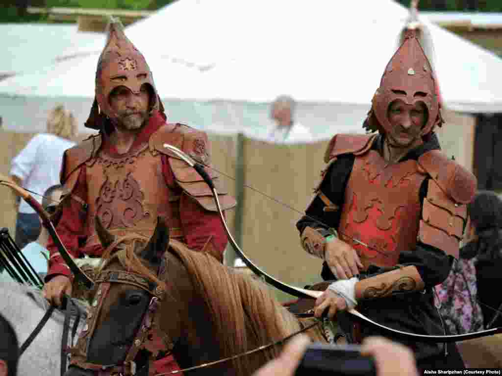 Hungarian warriors in traditional ornamental leather armor, similar to that worn by nomadic Turkic people of Eurasia