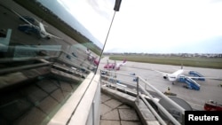 Avioni parkirani na sarajevskom aerodromu, arhivska fotografija