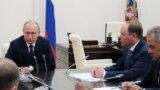 Владимир Путин во время совещания с членами Совета Безопасности РФ. 10 августа 2018 