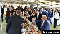 Nagorno-Karabakh -- Armenian Prime Minister Nikol Pashinian and other dignitaries attend a state banquet in Shushi, May 21, 2020.