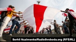 Учасники акції в Києві закликали посла Білорусі піти у відставку – фотогалерея