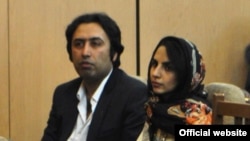 فاطمه اختصاری و مهدی موسوی، شاعر و ترانه‌سرا، از روز ۱۷ آذر در بازداشت به‌سرمی‌برند.