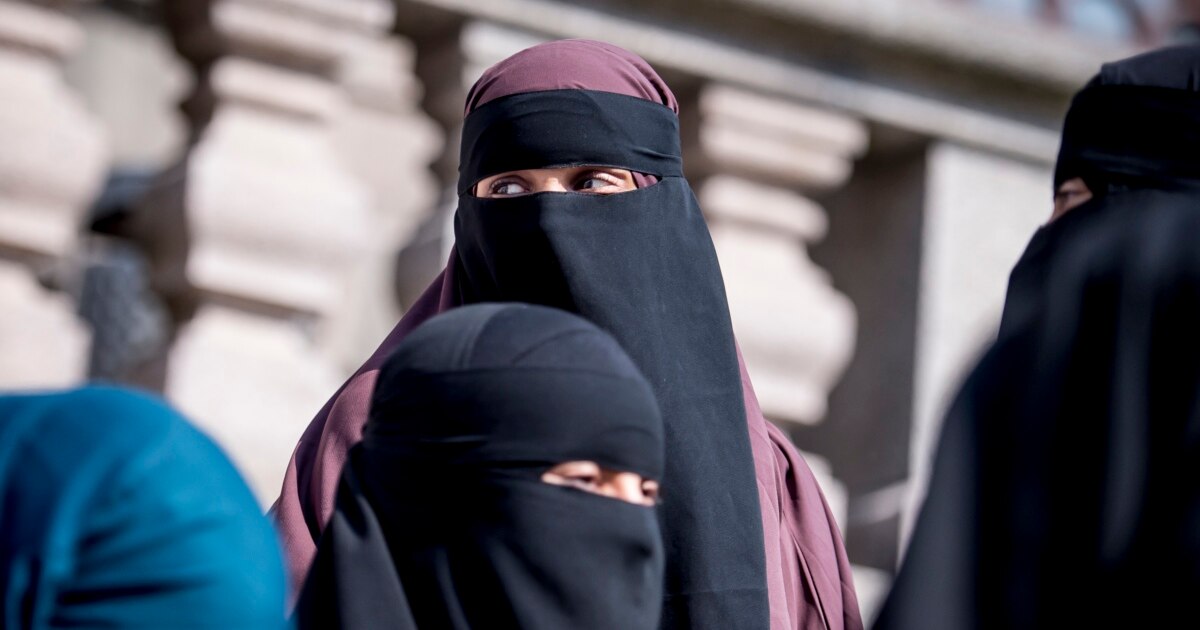 Шын мәнінде араб лесбияндары Егде жастағы әйелдердің порносын көру