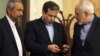 عباس عراقچی، عضو تیم مذاکره‌کننده اتمی ایران (نفر وسط)