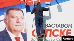 Milorad Dodik-in seçki plakatı
