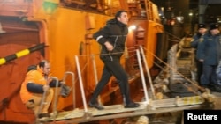 Qurtarılğan deñizcilerni Keriç yalısına tahliye eteler