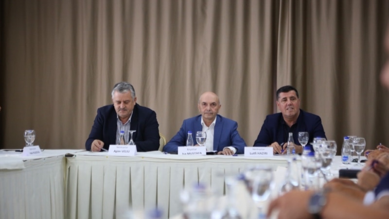 Mustafa kritikon ekipin negociator të Qeverisë për dialogun me Serbinë