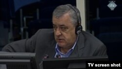 Миломир Савчиќ.