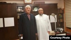 Экс-муфтий Кыргызстана Чубак ажы Жалилов с Фетхуллахом Гюленом.