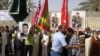 متظاهرون أمام مقر القنصلية الإيرانية في البصرة 