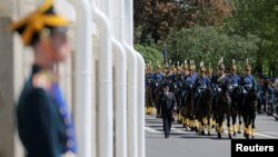 Крокує президентський полк. Інавгурація переобраного президента Росії Володимира Путіна. Москва, Кремль, 2018 рік