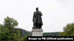 Споменикот на Гоце Делчев во Благоевград 