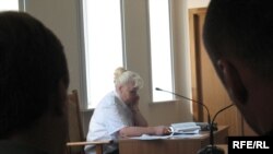 Ales Byalyatski in a Belarusian court in August 2009