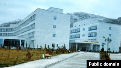 Bir ýyl gowrak wagt mundan ozal Arçman şypahanasynda 420 orunlyk täze bina halka hyzmat edip başlady.