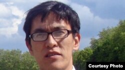 Э. Байсалов буга чейин Социал-демократтар партиясынын мүчөсү болчу