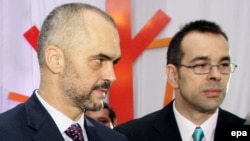 Премьер-министр Албании Эди Рама (слева) и его брат Олси Рама в Тиране 
