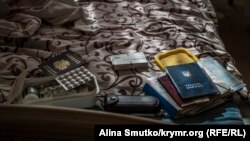 Фрагмент обыска в доме Тофика Абдулгазиева. Симферополь, 4 мая 2017 года