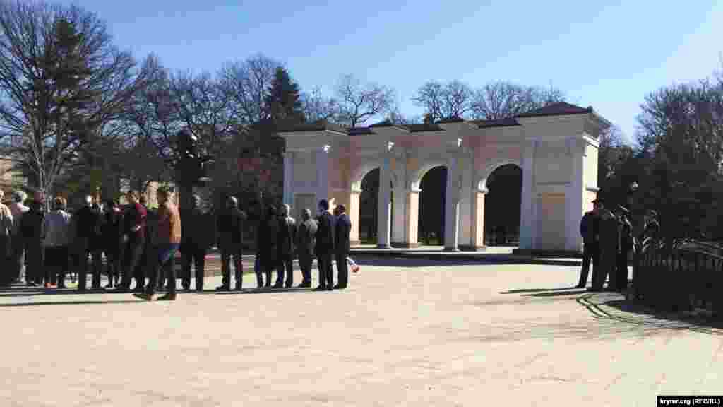 Crimea, Simferopol - a monument to Taras Shevchenko, 09Mar2017