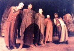 Сцена од претставата „Полковникот птица“