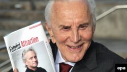 Kirk Douglas, 2010-cu il
