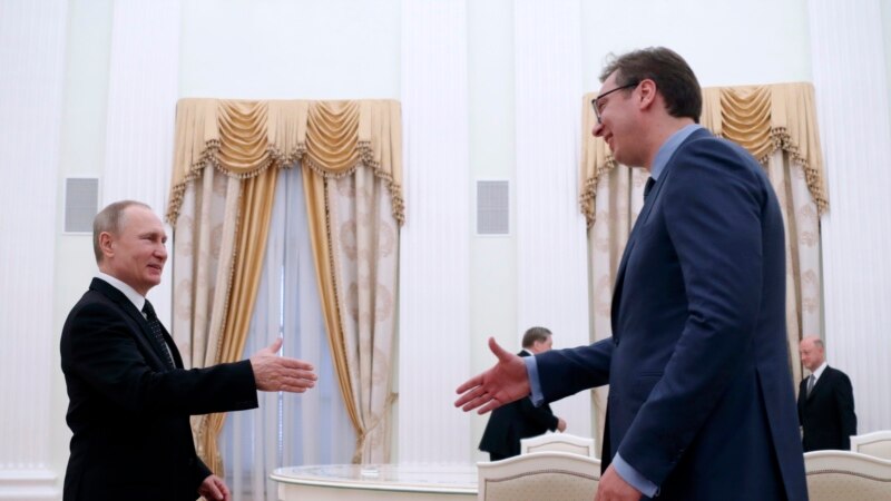 Претседателот на Србија Вучиќ во посета на Русија