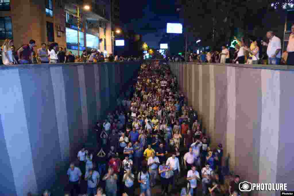 Armenia -- Opposition supporters hold a protest march in support of initiators of the occupation of Patrol-Guard Service Regiment of Erebuni district in Yerevan, 29July2016