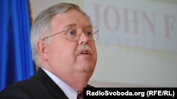 John Tefft a former ambassador to Ukraine, will now be ambassador to Russia.