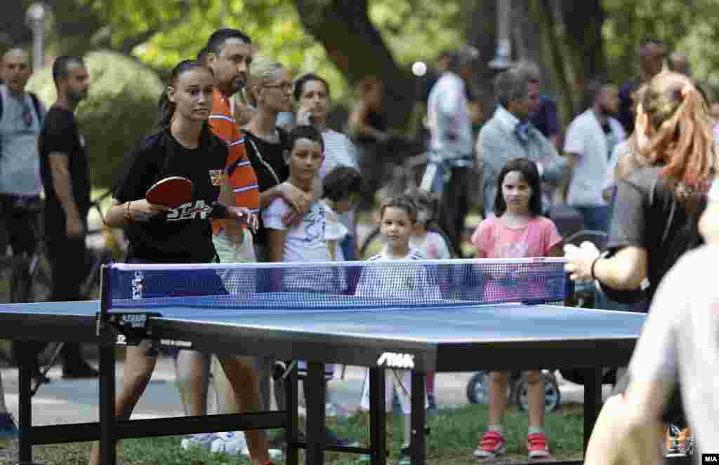 Спортски натпревари на одбележувањето на 8 Септември во Градски парк во Скопје.