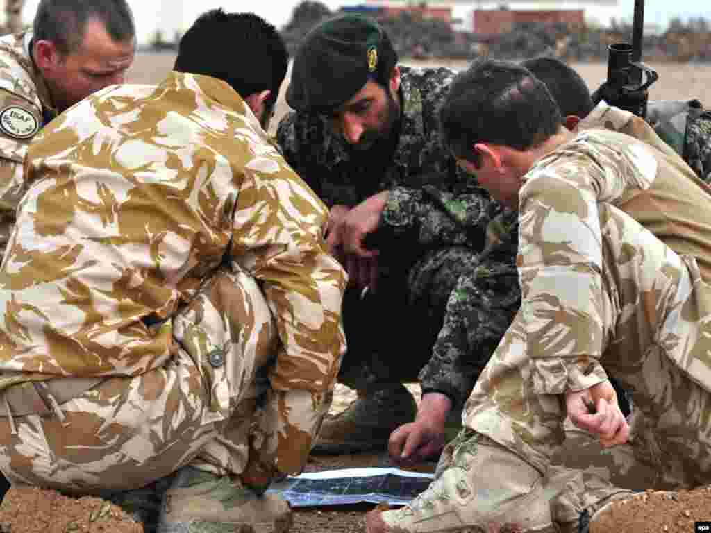 НАТО војниц се подготвуваат за офанзива врз талибанците