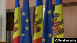Drapele molodvenești și europene.